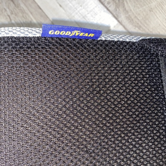 Goodyear car Tavel backrest pillow attaches to seat - Picture 4 of 4